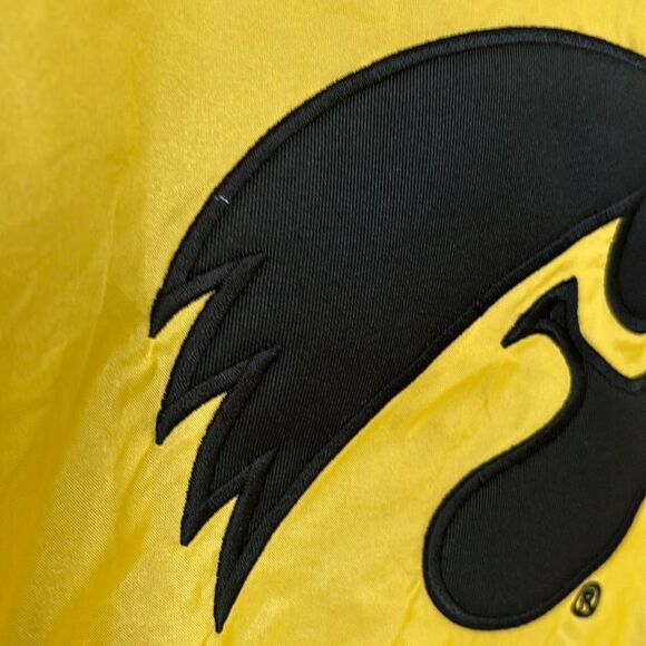 Vintage Reebok Iowa Hawkeyes‎ Pullover Black Windbreaker coat Tailgate Small - Picture 4 of 9
